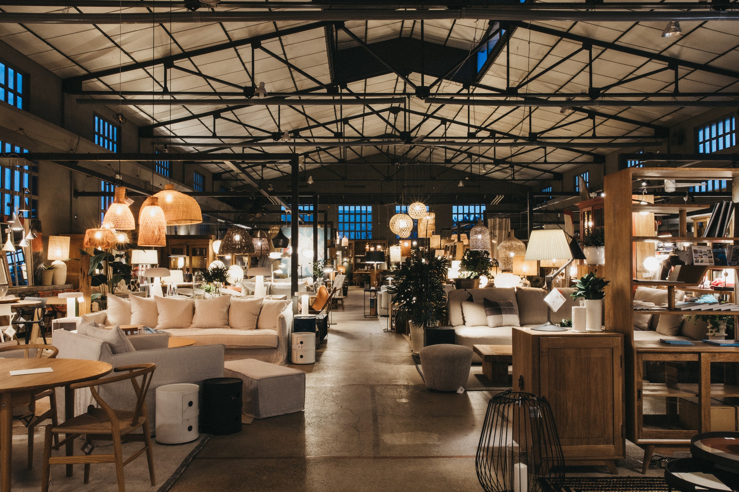 Vue d'ensemble du showroom Aquitania à Maó
